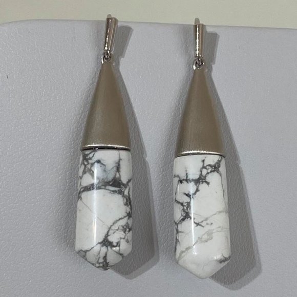 Kendra Scott White and Gray Earrings - Picture 1 of 1